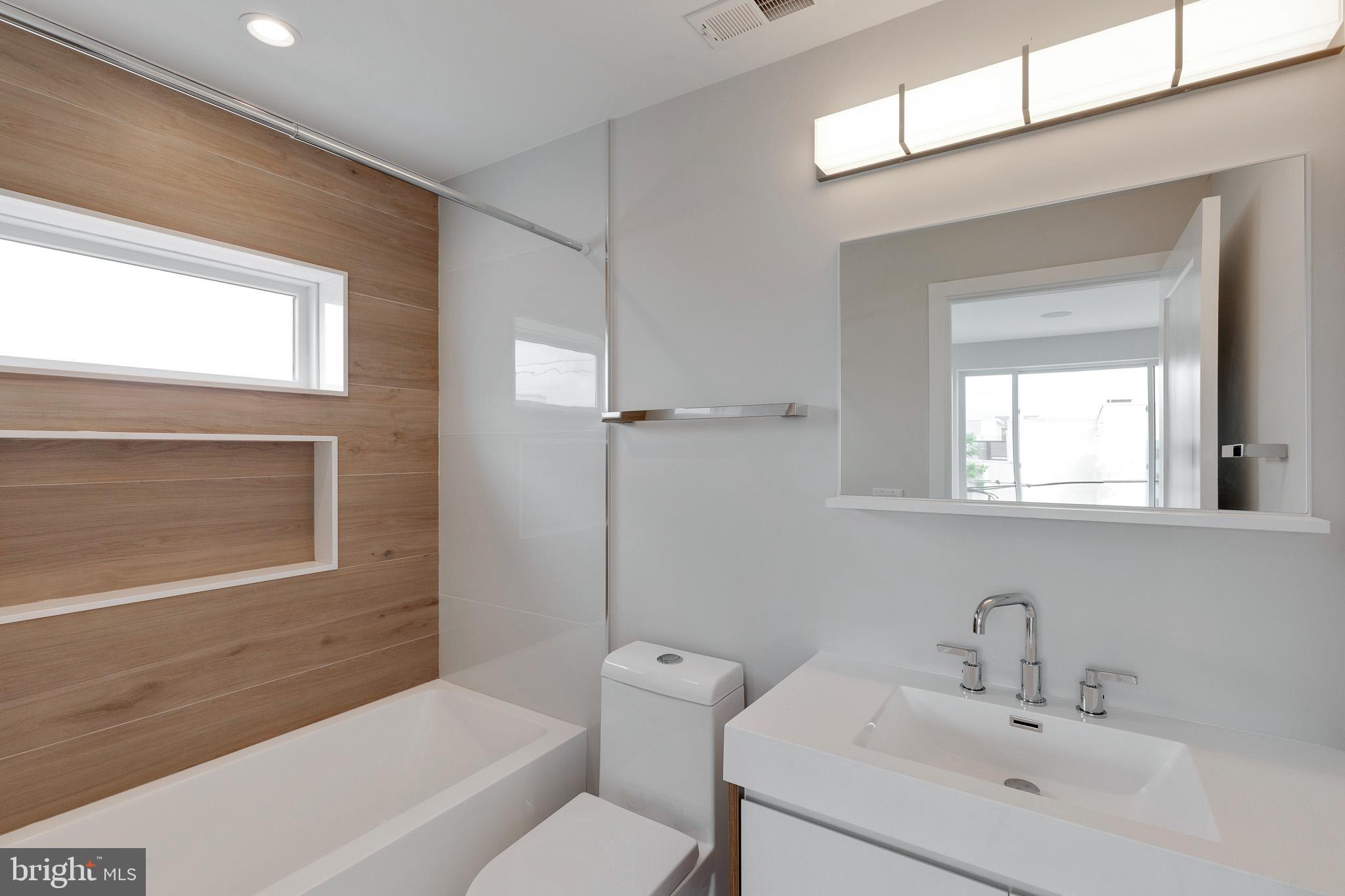 POINT BREEZE - Residential Lease
