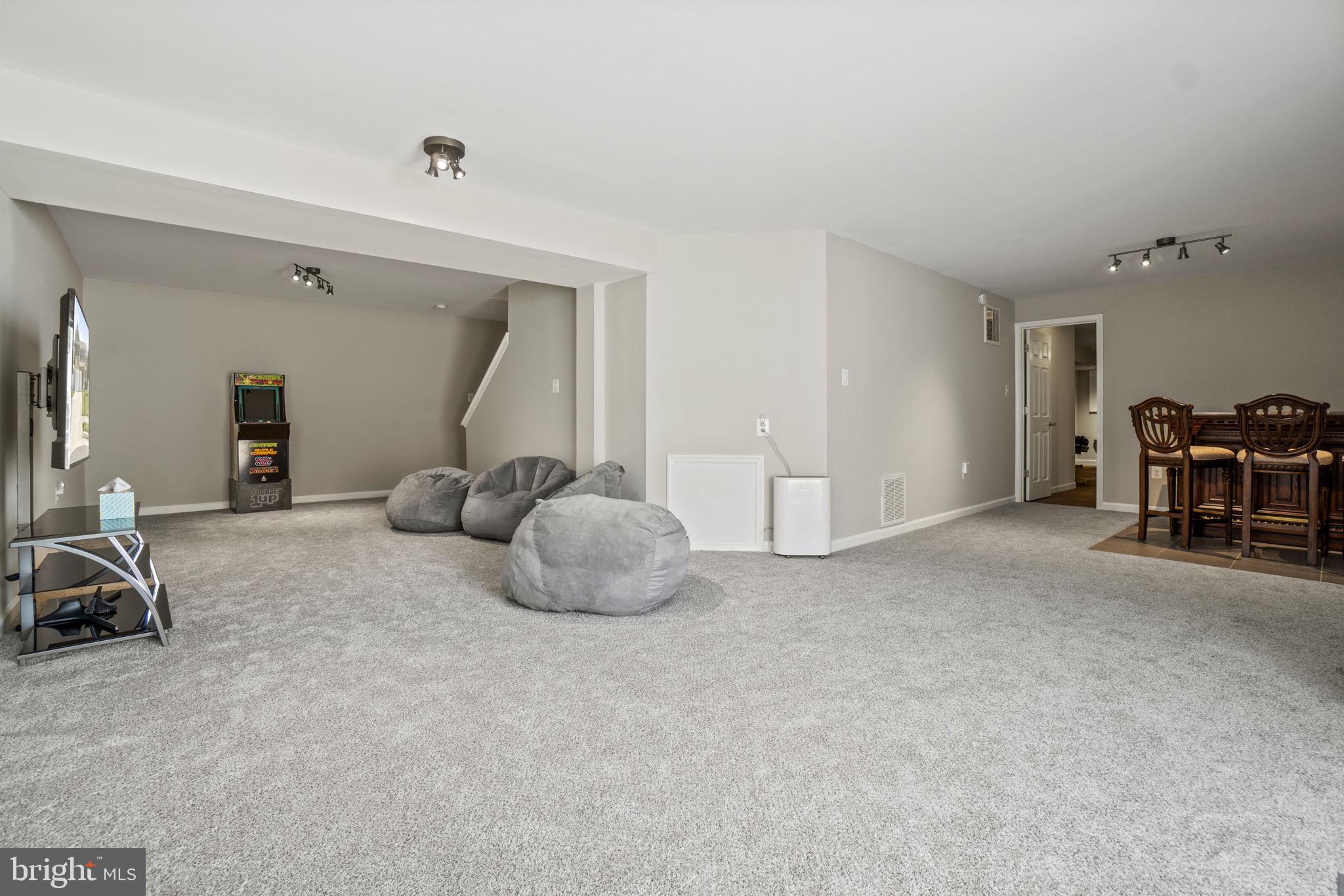 ENGLAND RUN NORTH - Residential