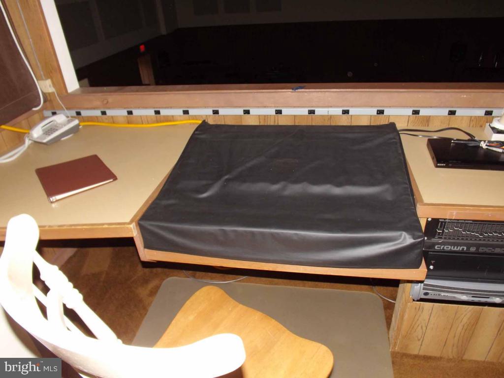 BRICKERVILLE - Residential