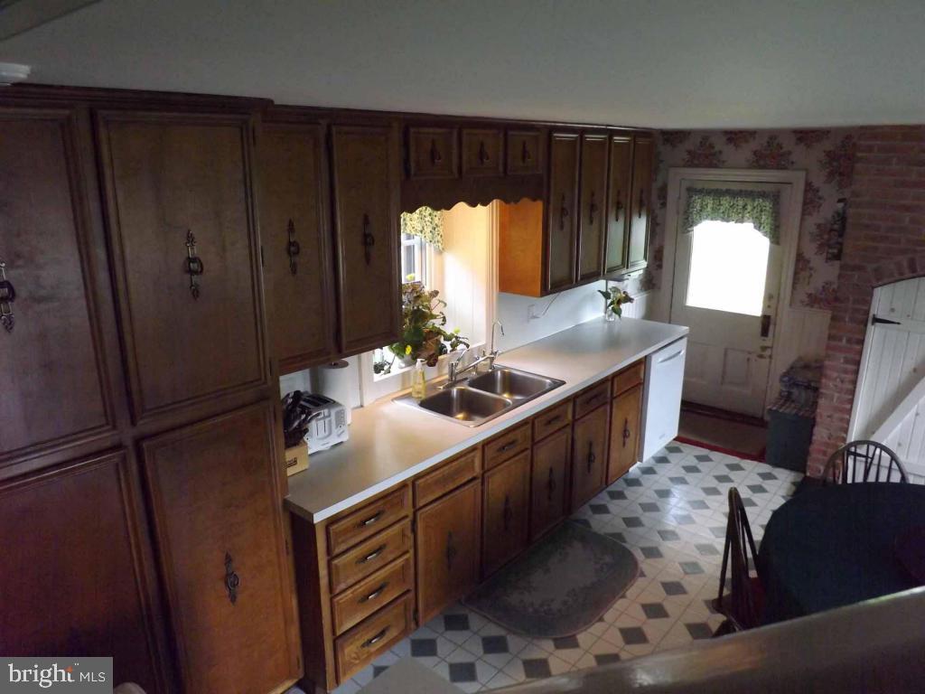 BRICKERVILLE - Residential