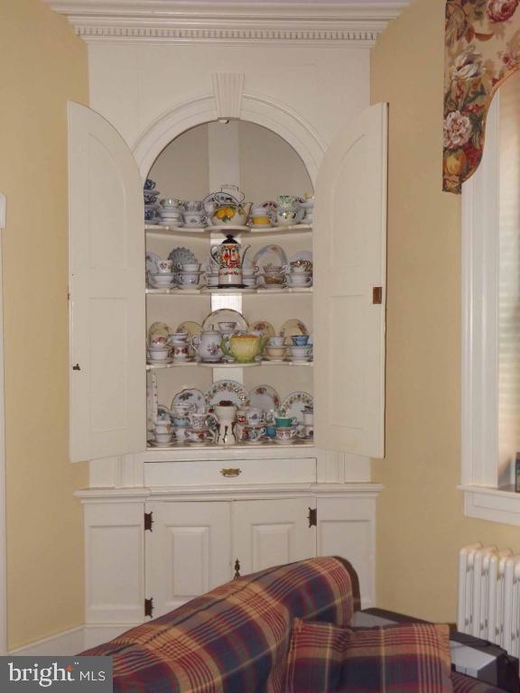 BRICKERVILLE - Residential