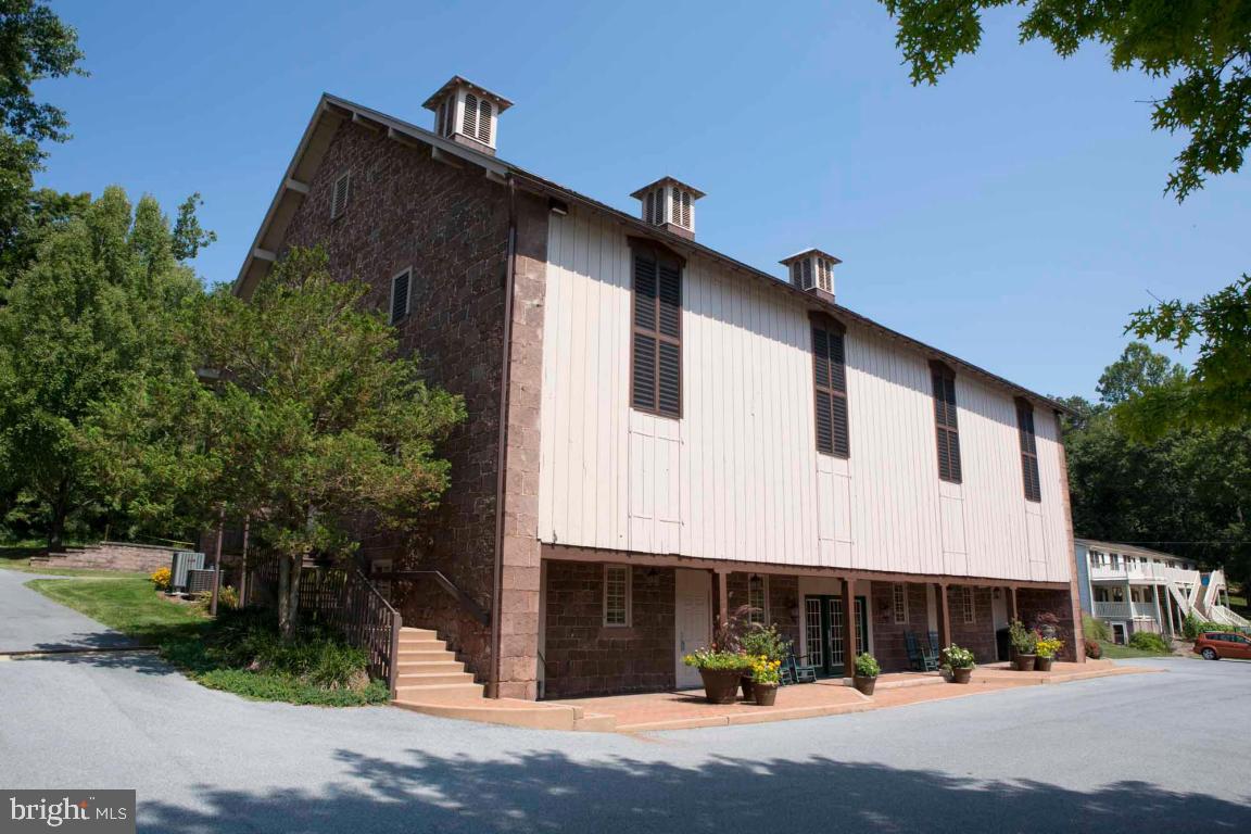 BRICKERVILLE - Residential