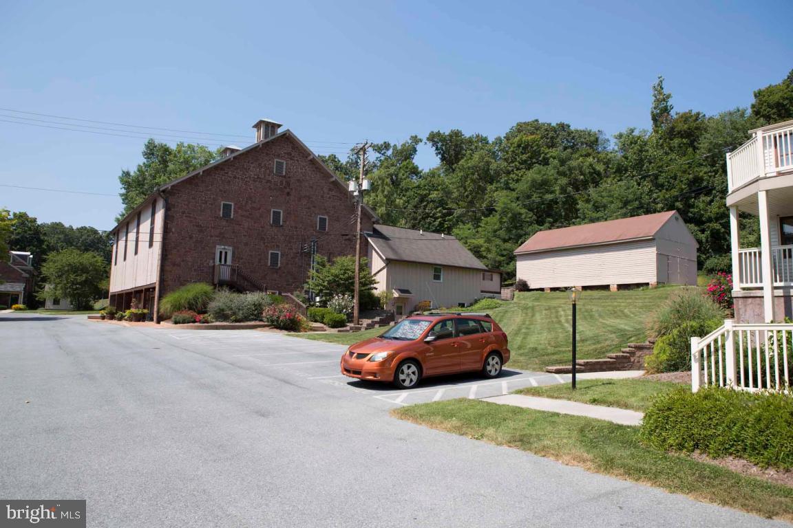 BRICKERVILLE - Residential