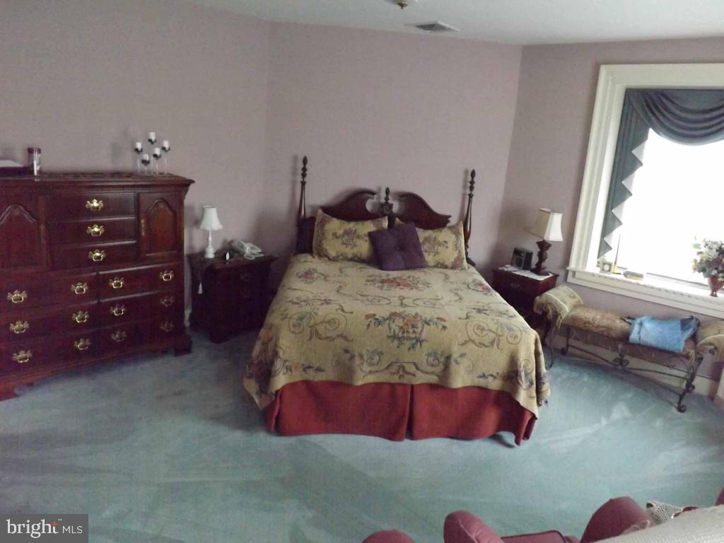 BRICKERVILLE - Residential