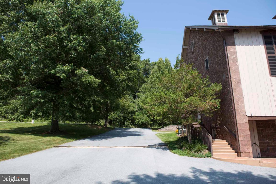 BRICKERVILLE - Residential