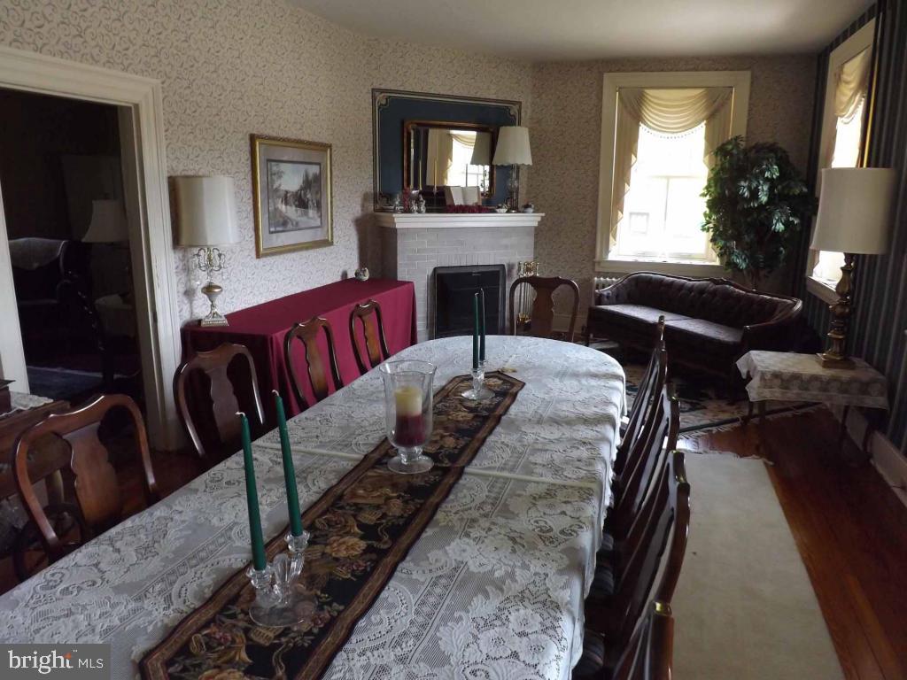 BRICKERVILLE - Residential