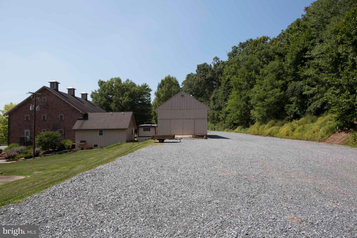 BRICKERVILLE - Residential