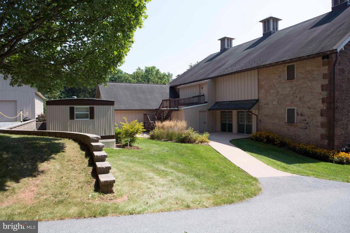 BRICKERVILLE - Residential