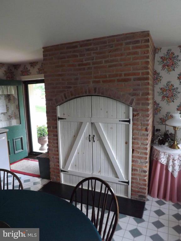 BRICKERVILLE - Residential