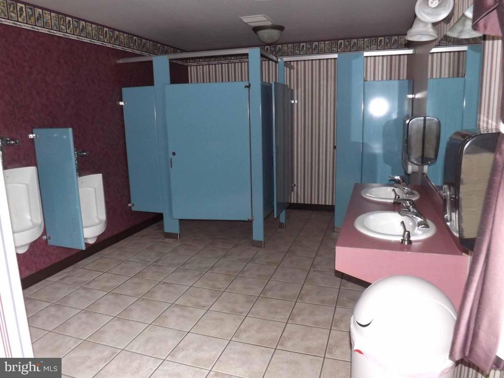 BRICKERVILLE - Residential