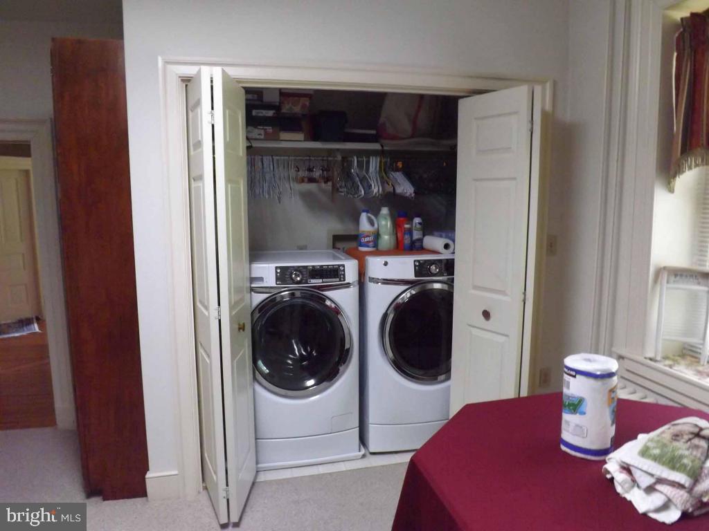 BRICKERVILLE - Residential