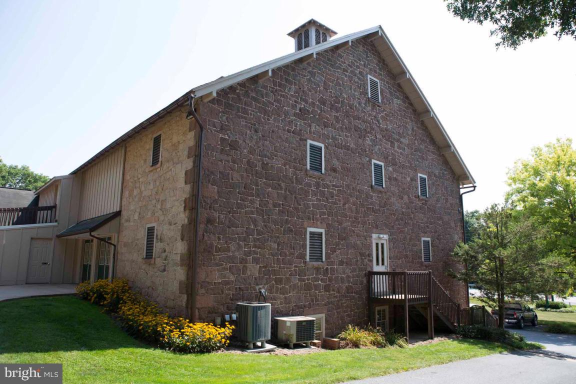 BRICKERVILLE - Residential