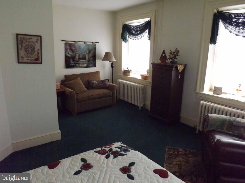 BRICKERVILLE - Residential