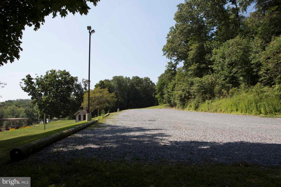 BRICKERVILLE - Residential