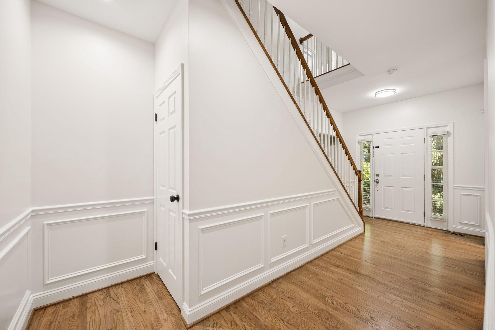 607 OAK FARM COURT