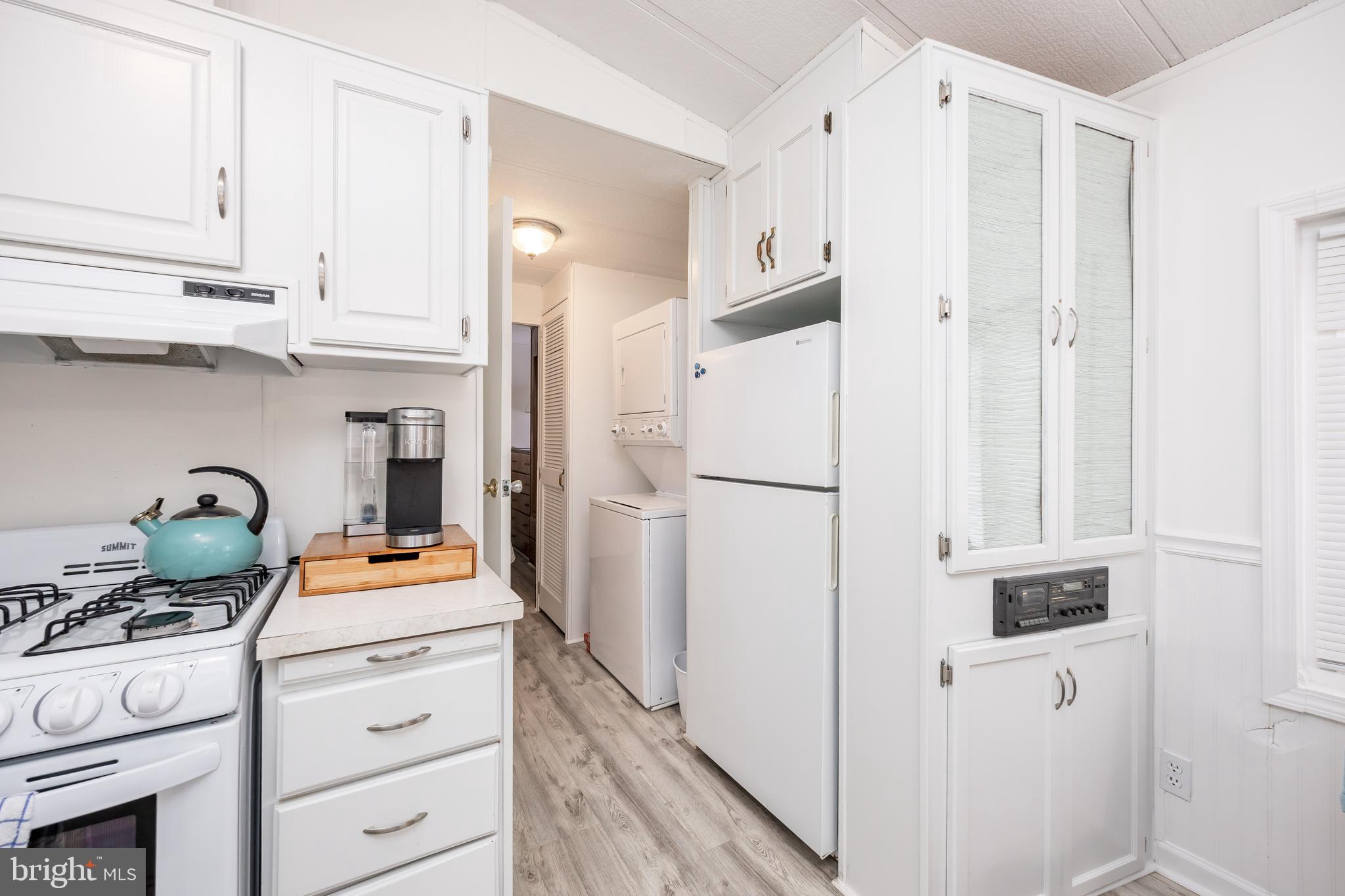 WHITE HORSE PARK II - Residential