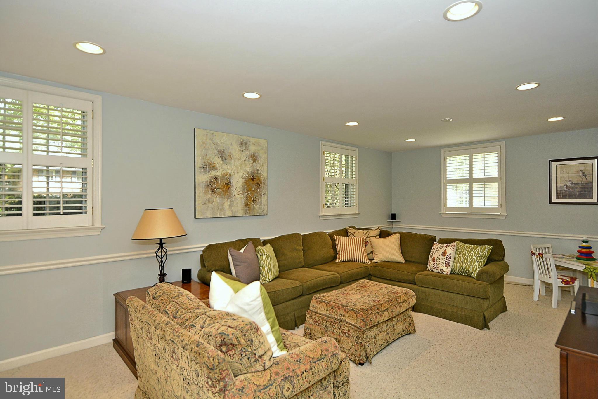 WAYNEWOOD - Residential