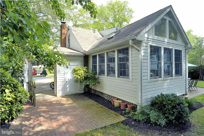 WAYNEWOOD - Residential