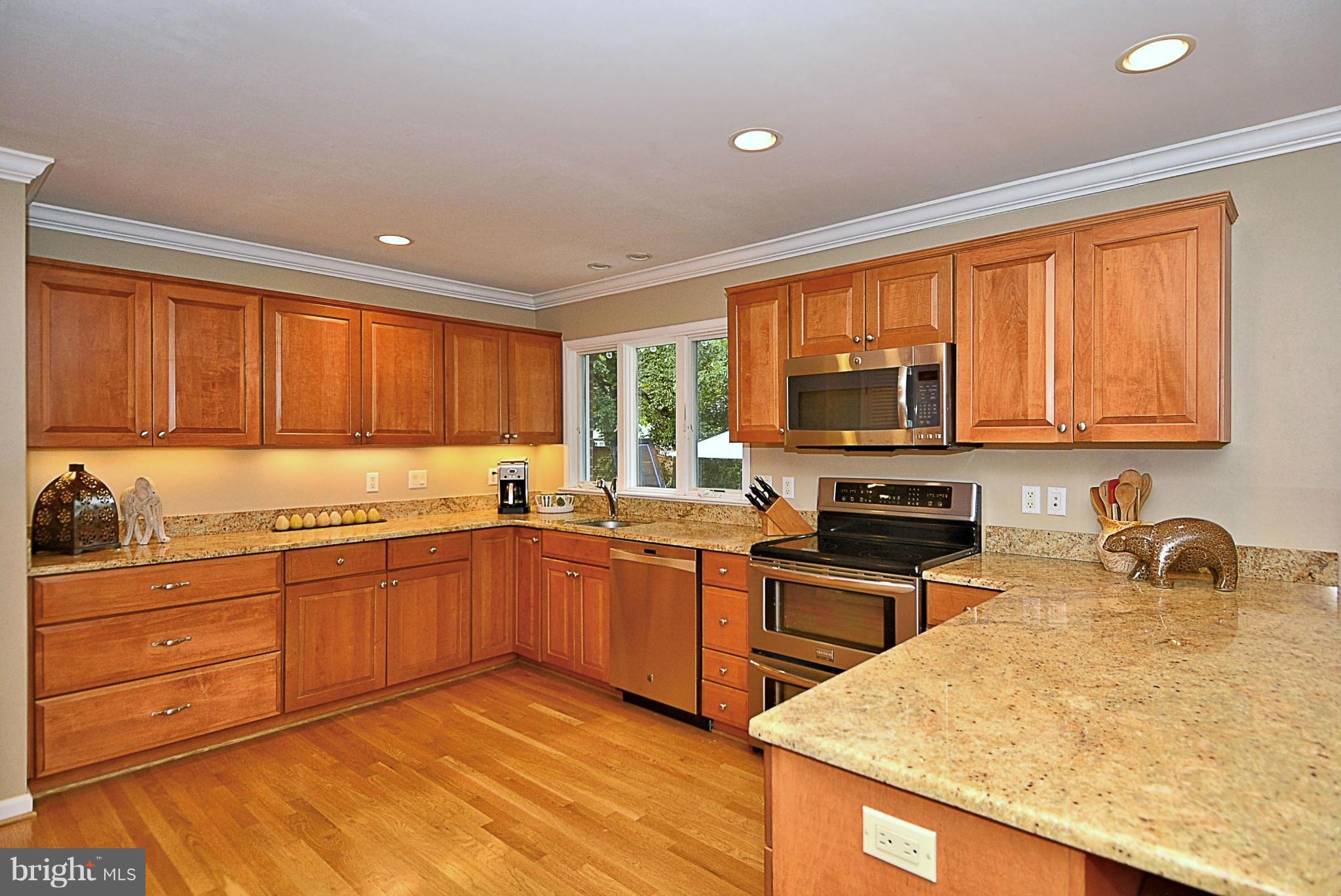 WAYNEWOOD - Residential