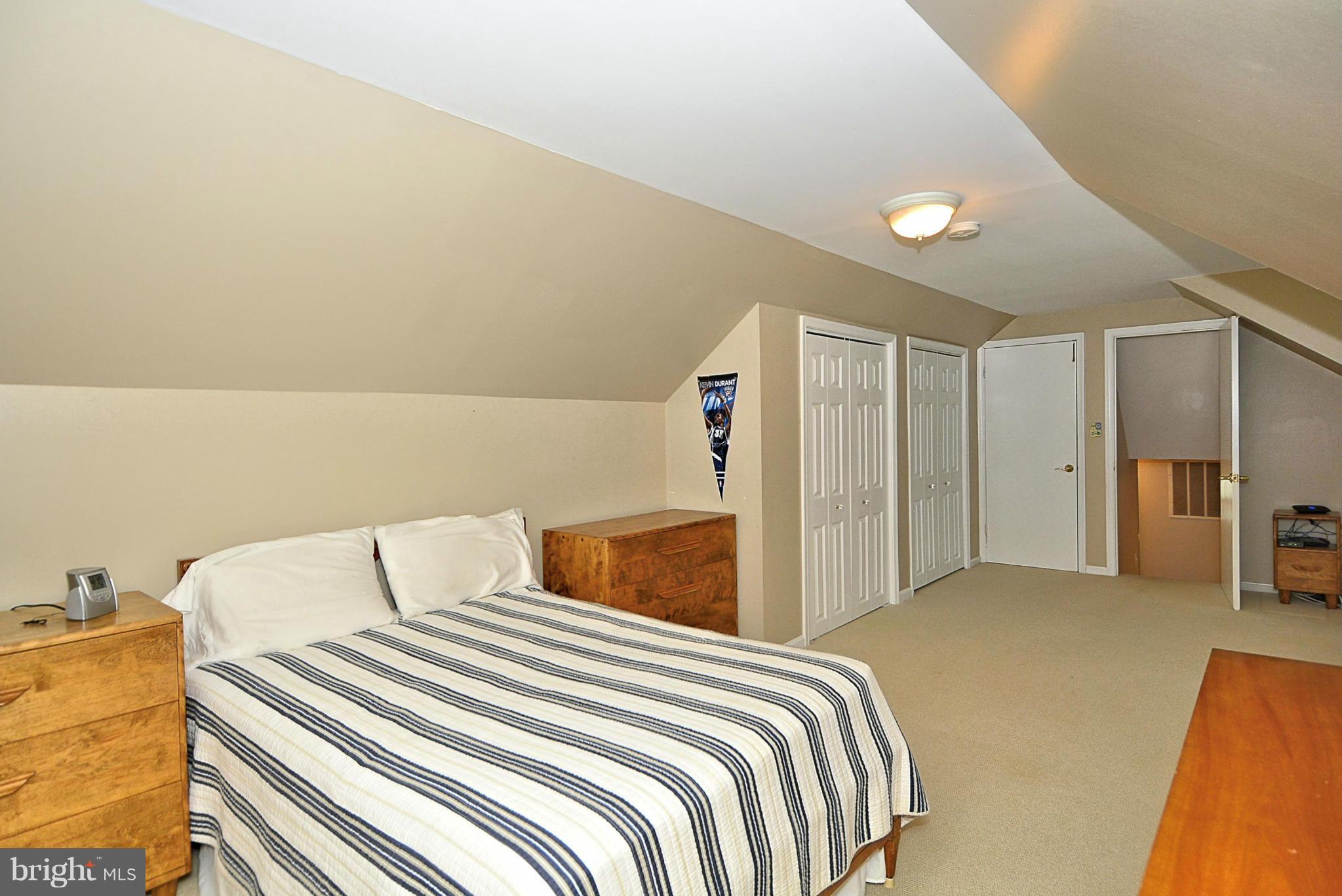 WAYNEWOOD - Residential