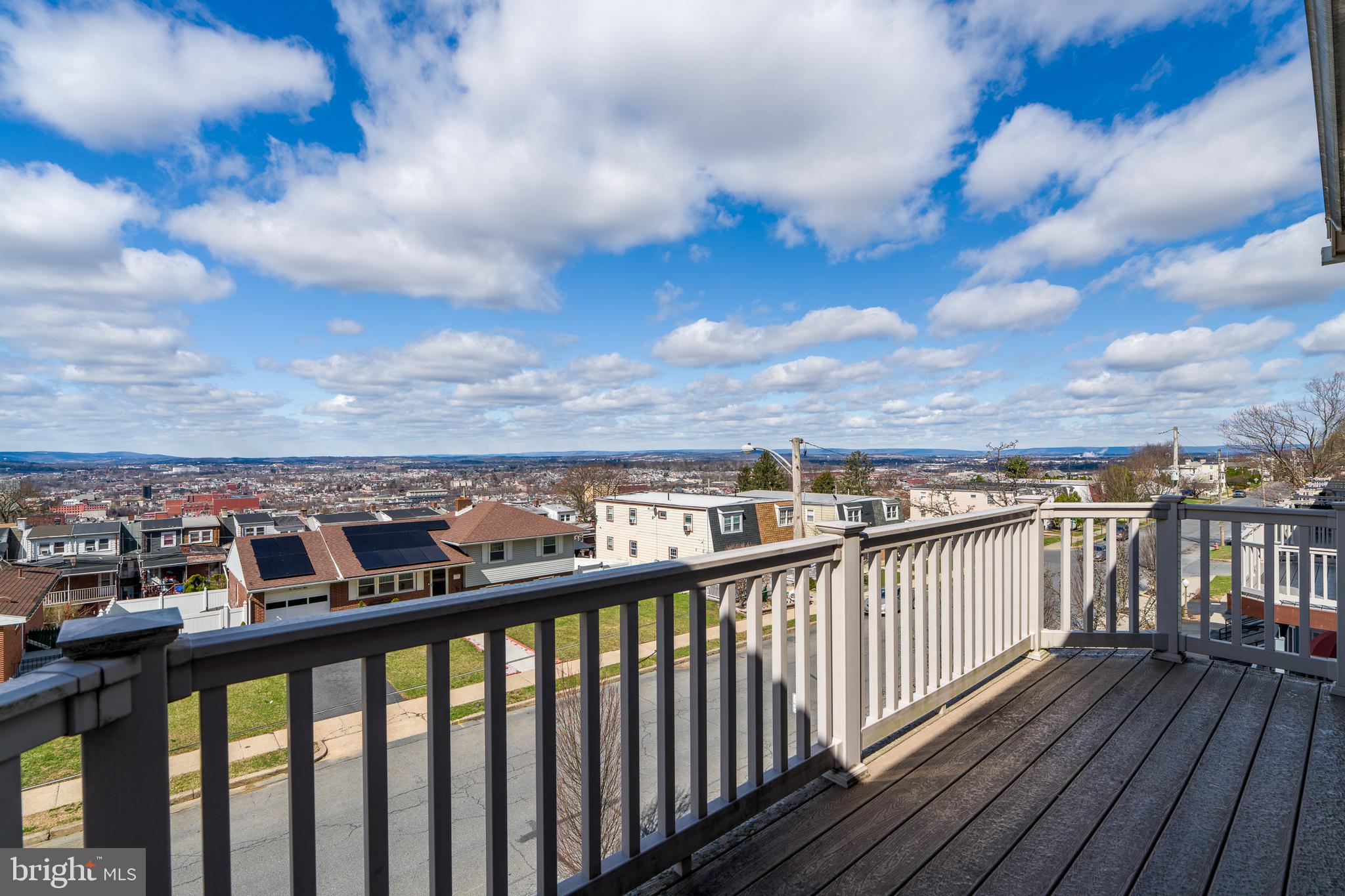 MOUNTAIN VIEW COMMON - Residential