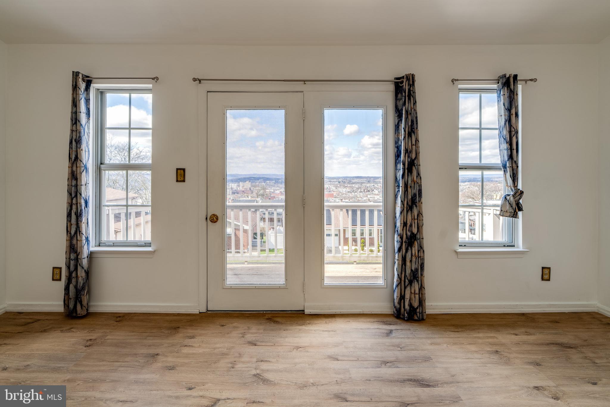 MOUNTAIN VIEW COMMON - Residential