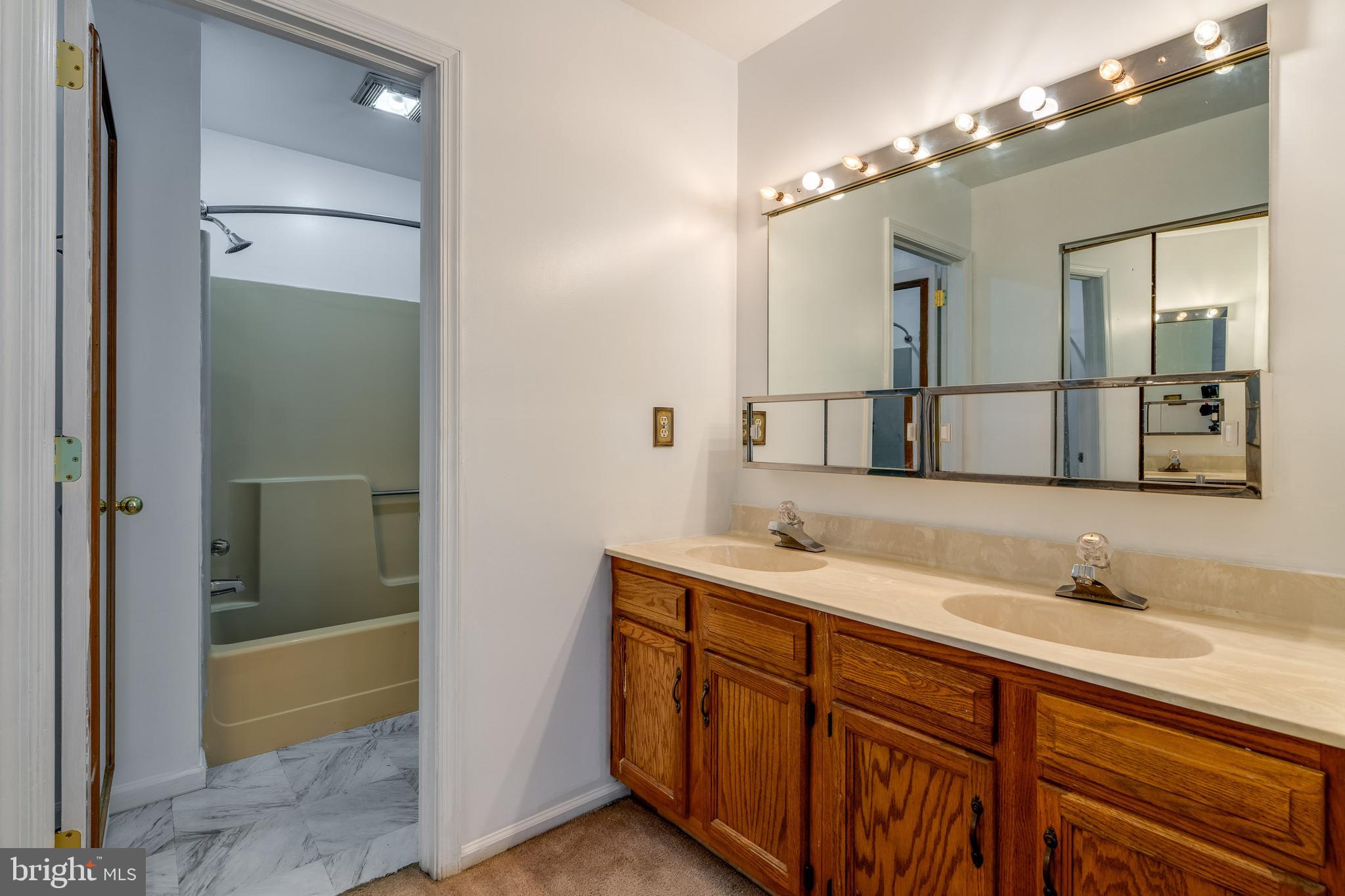 MOUNTAIN VIEW COMMON - Residential