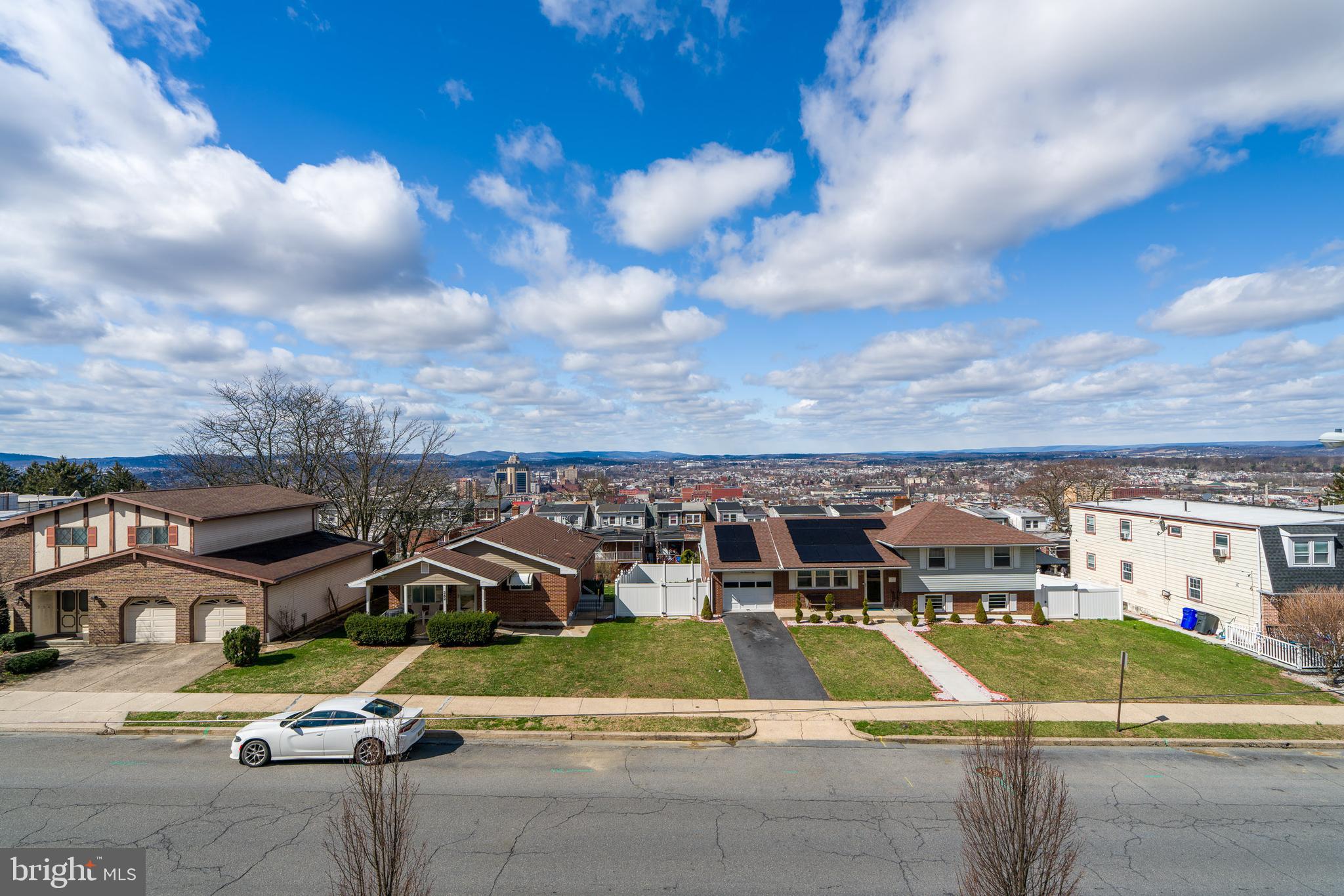 MOUNTAIN VIEW COMMON - Residential