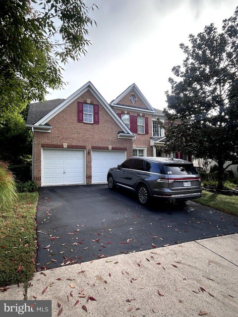 Photo of 13070 Sterling Point Drive, GAINESVILLE, VA 20155 (MLS # VAPW2131902)