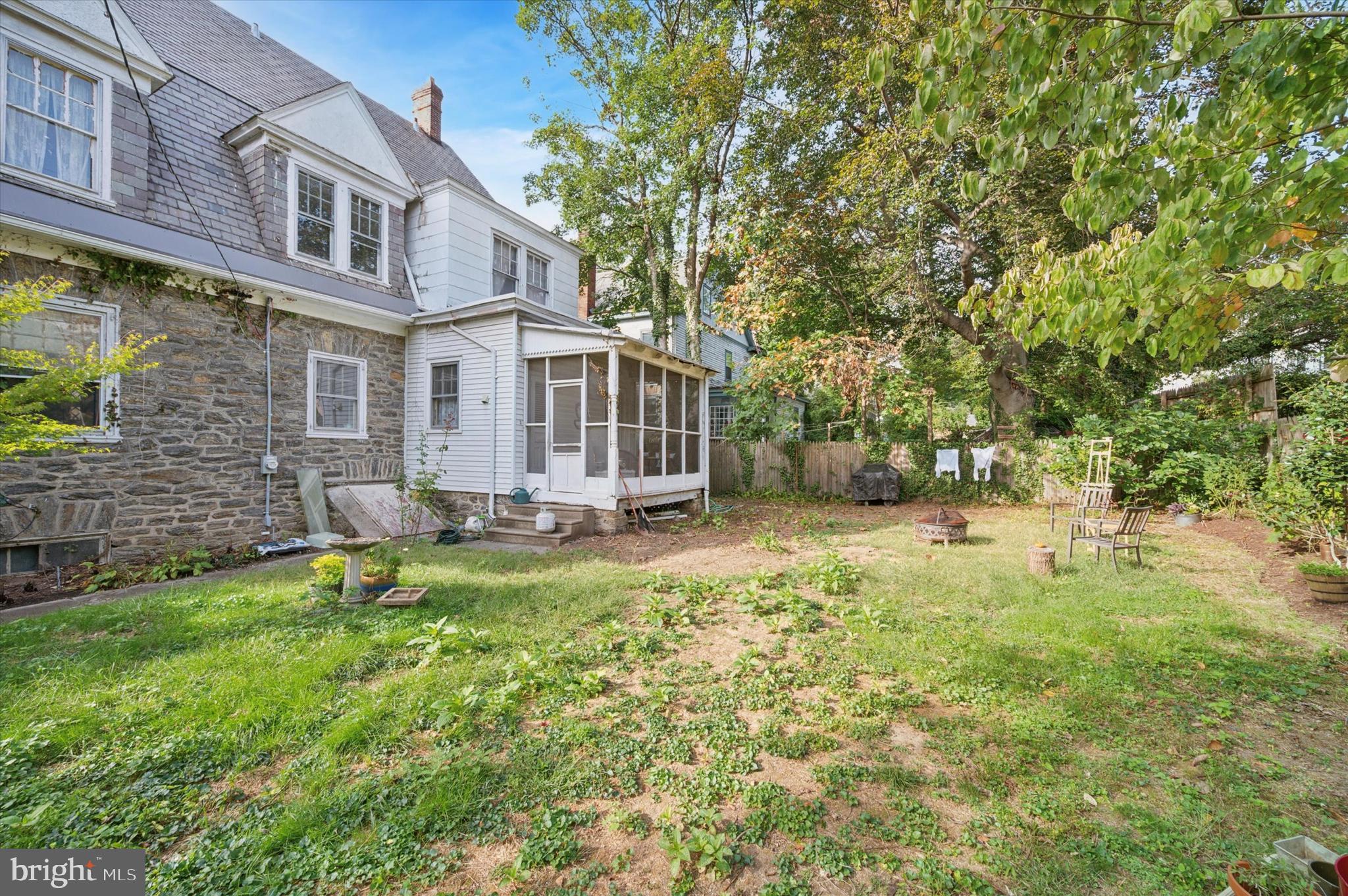 EAST OAK LANE - Residential