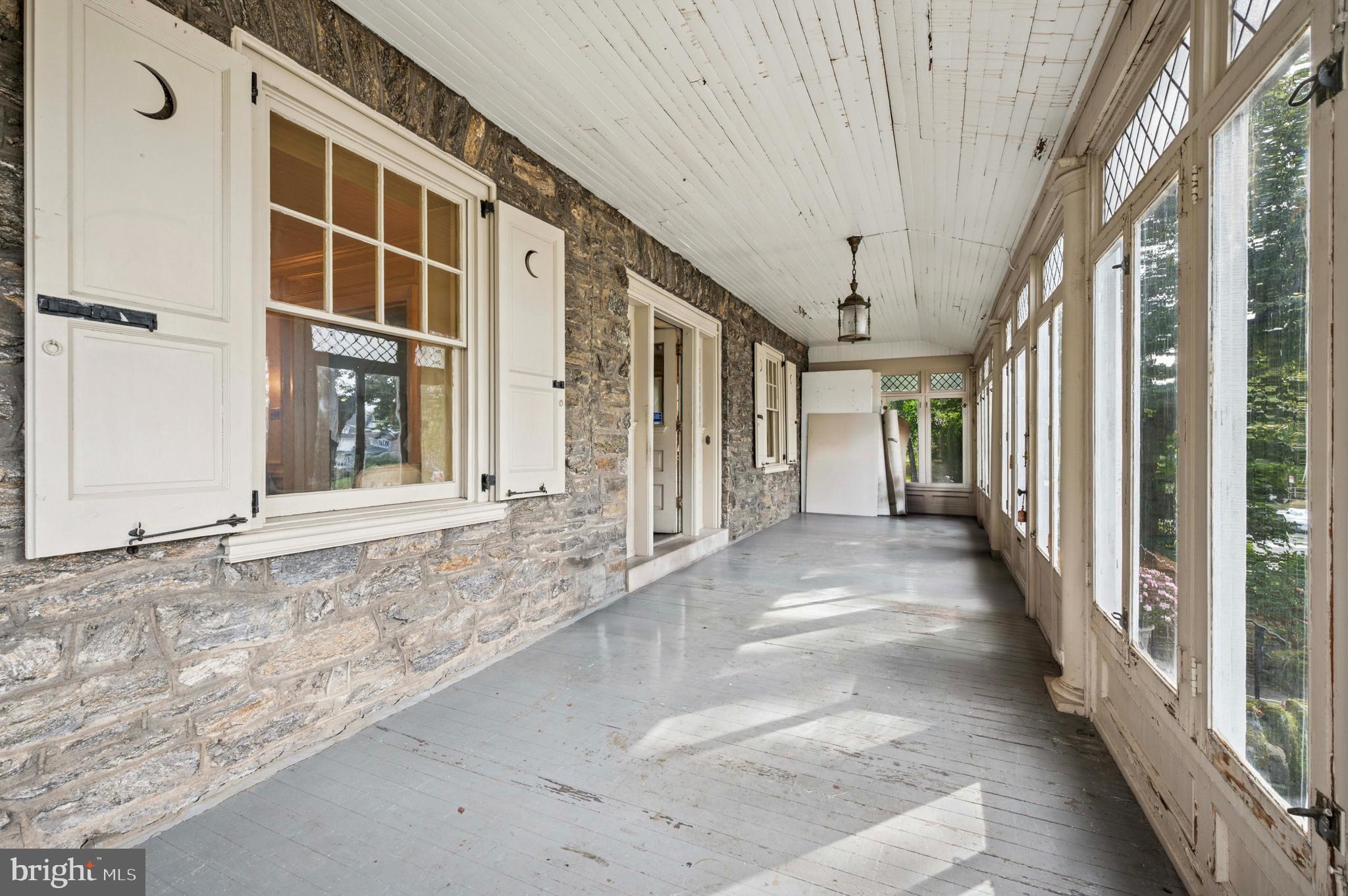 EAST OAK LANE - Residential