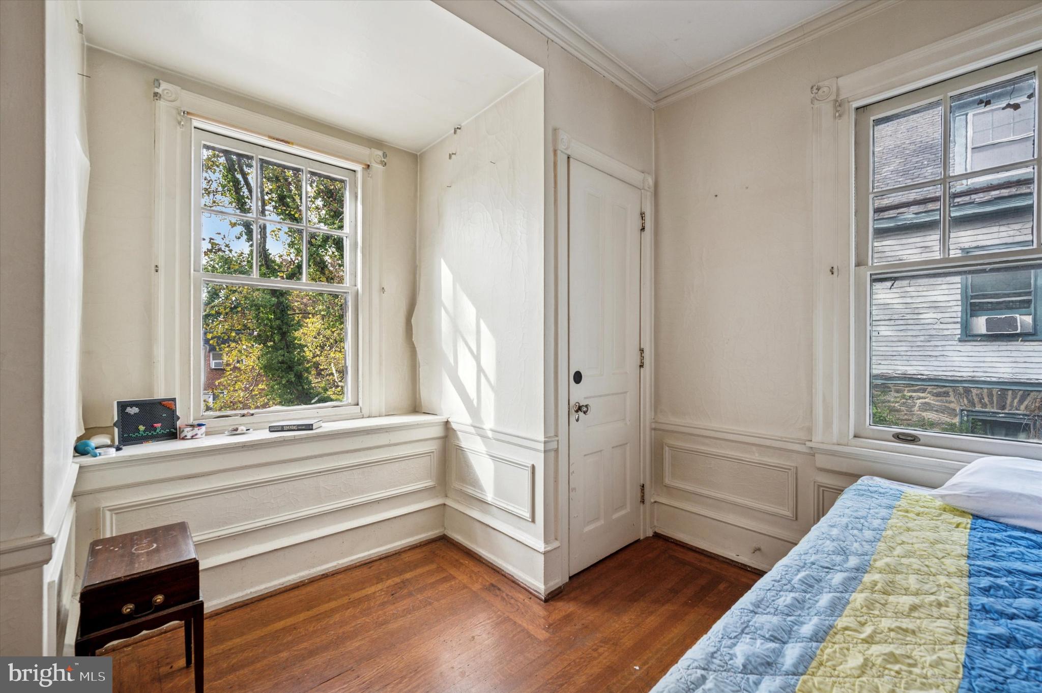 EAST OAK LANE - Residential