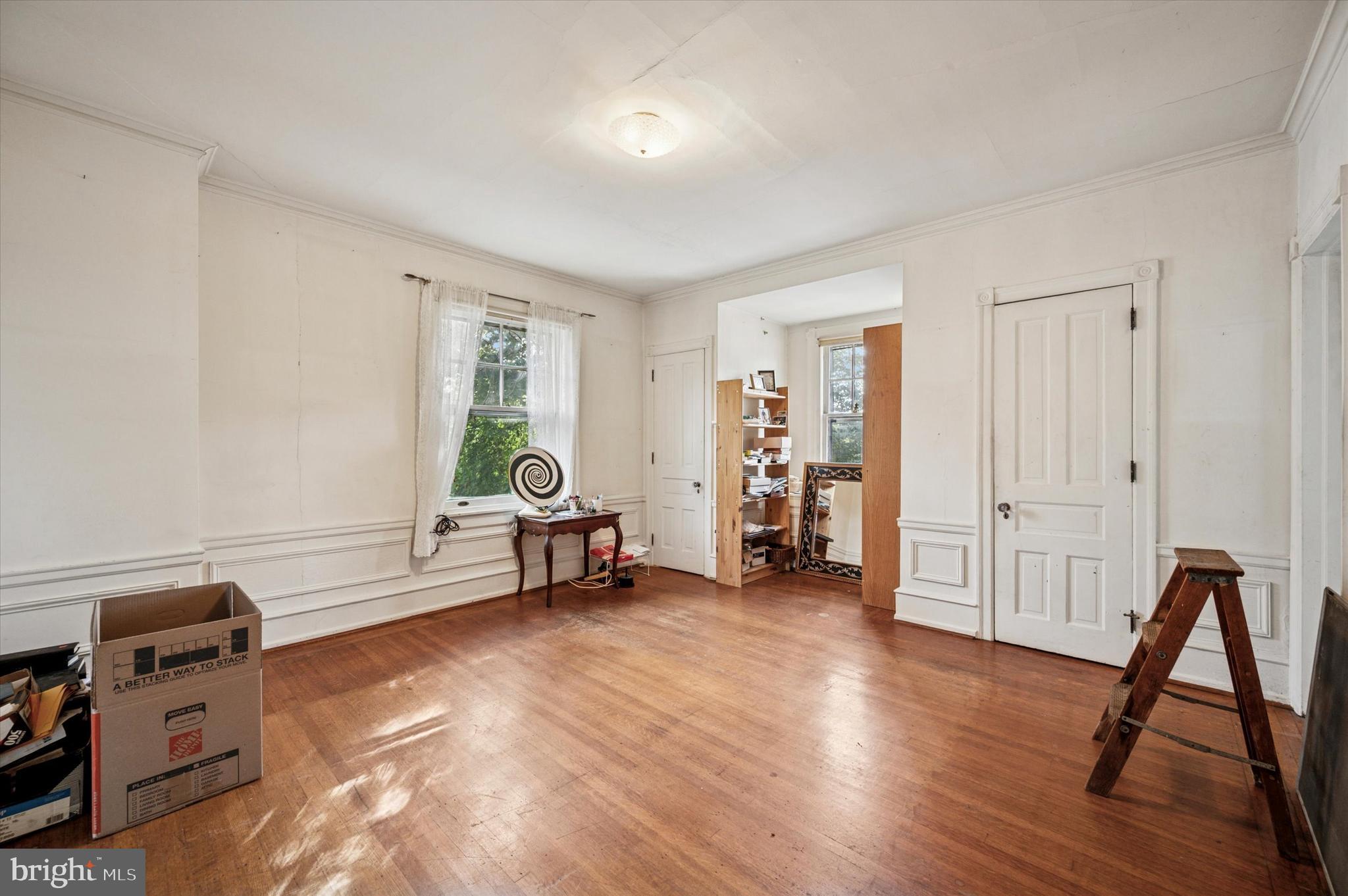 EAST OAK LANE - Residential