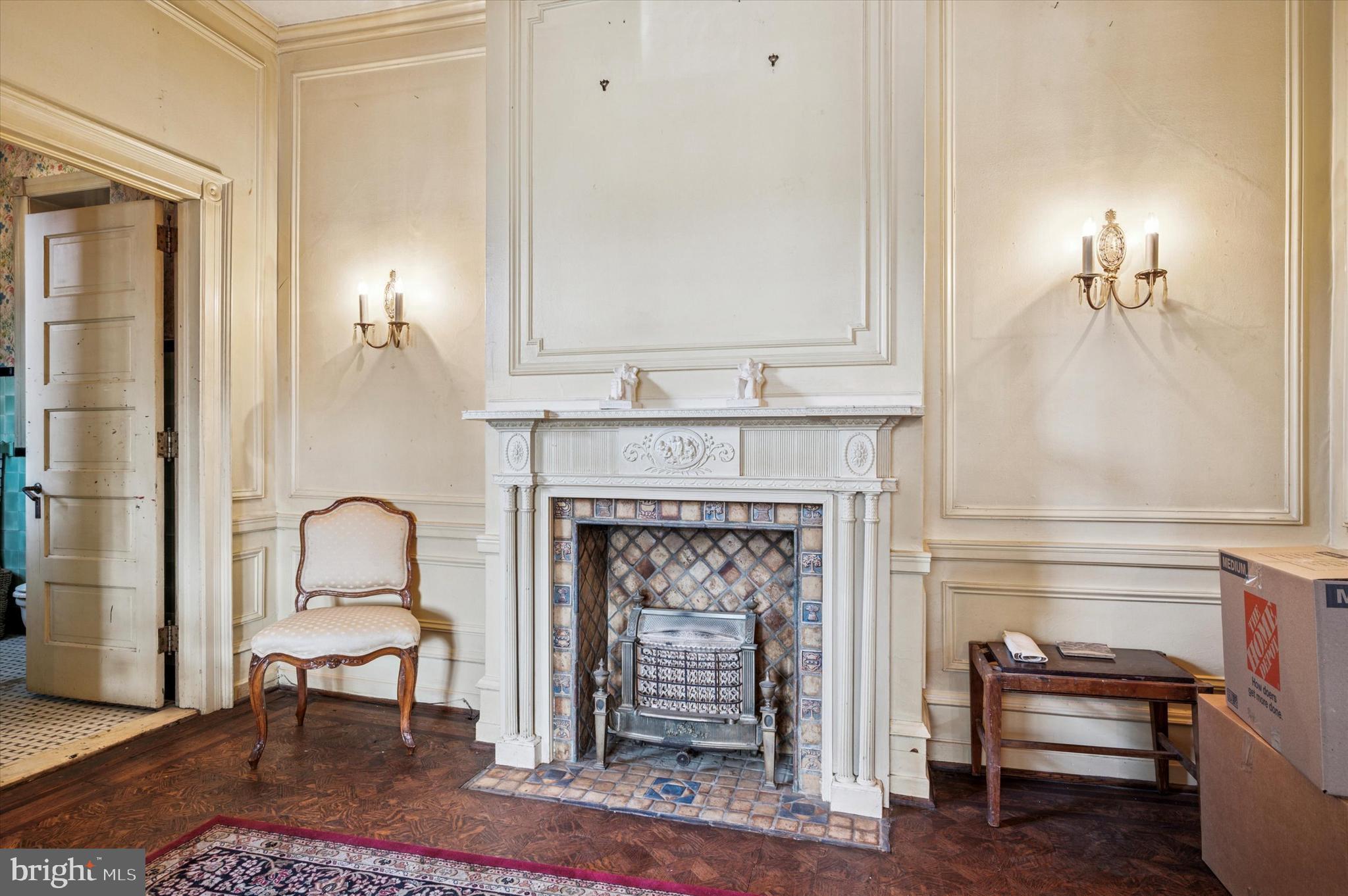 EAST OAK LANE - Residential