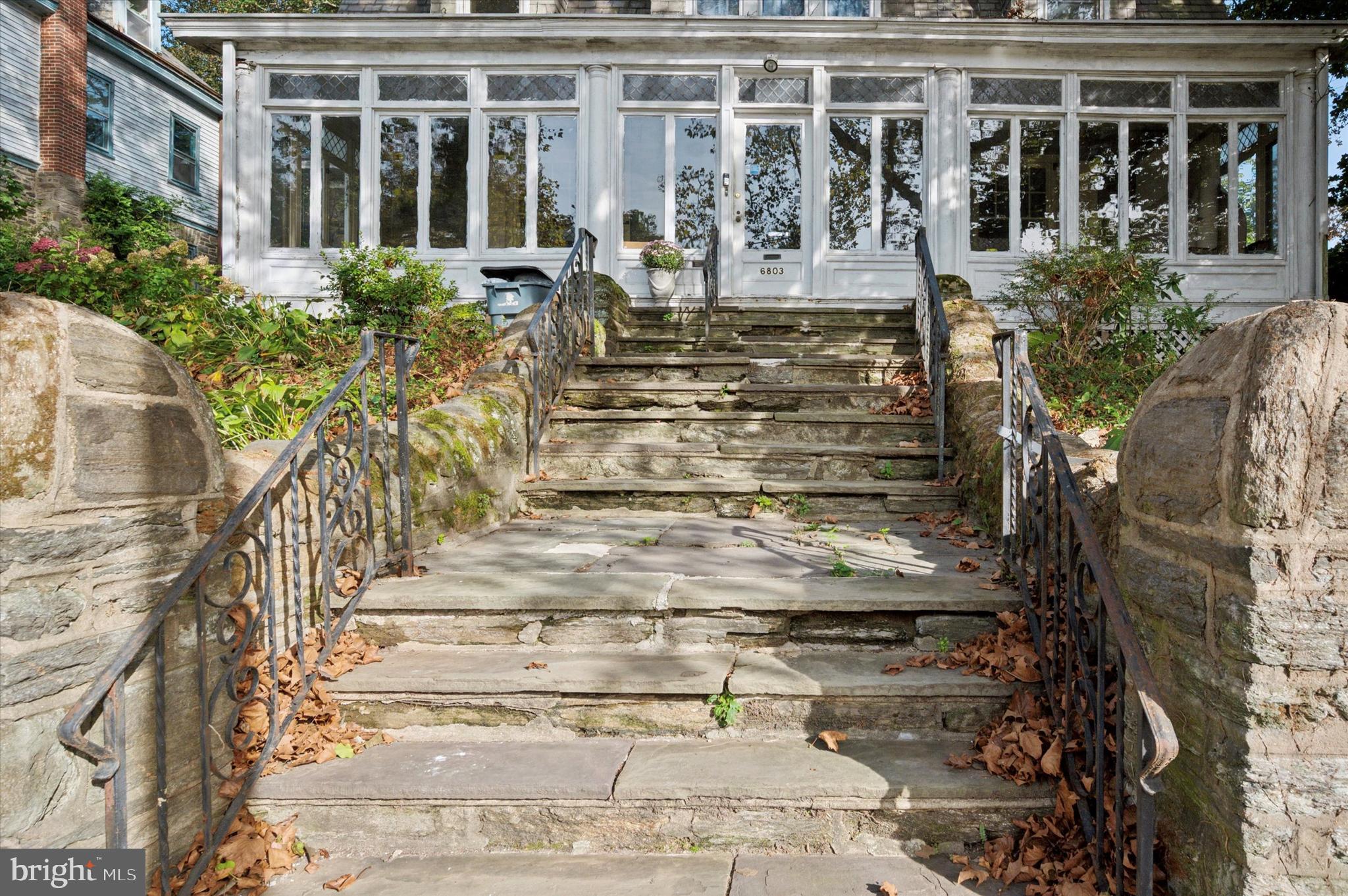 EAST OAK LANE - Residential