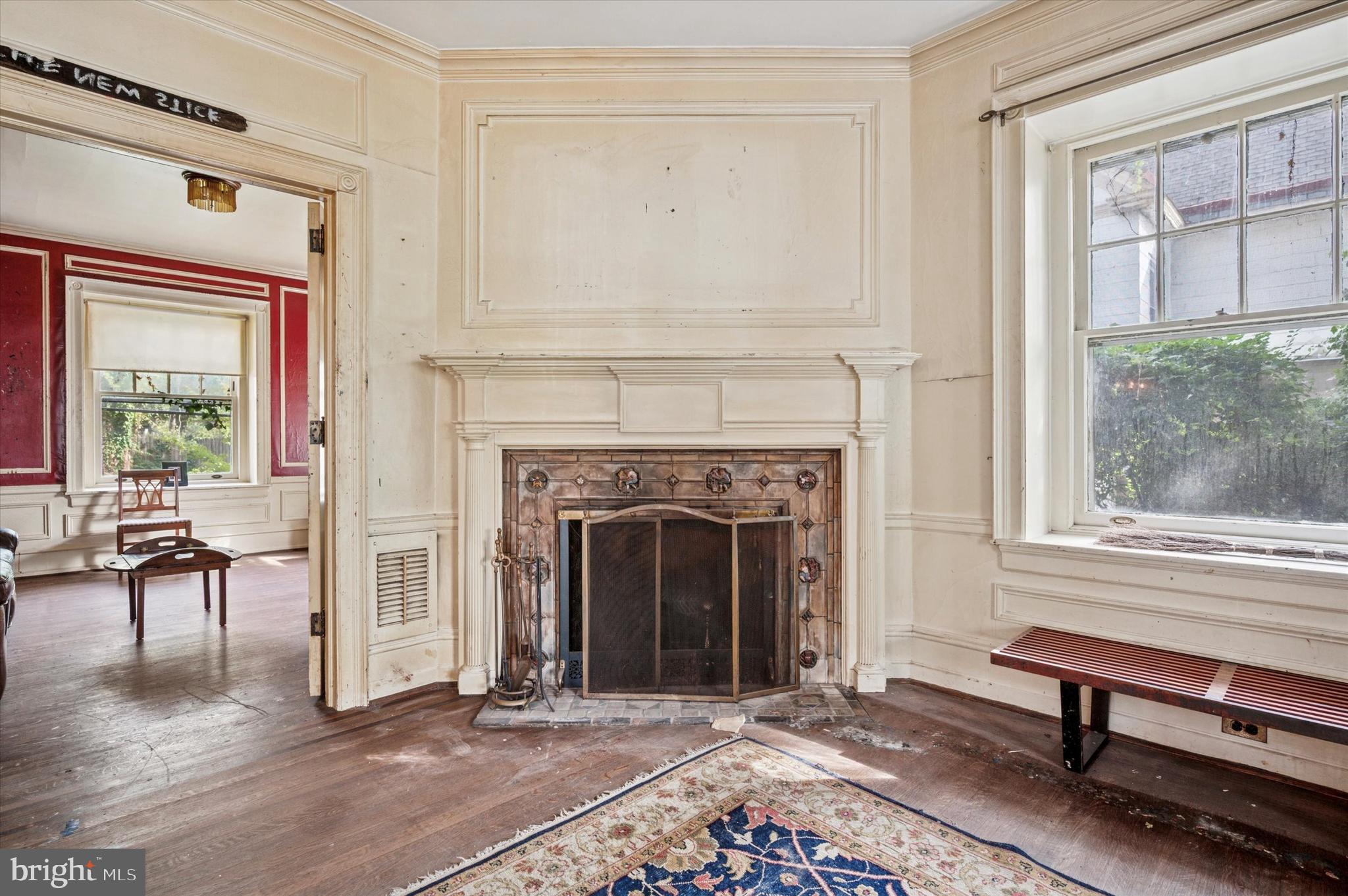 EAST OAK LANE - Residential