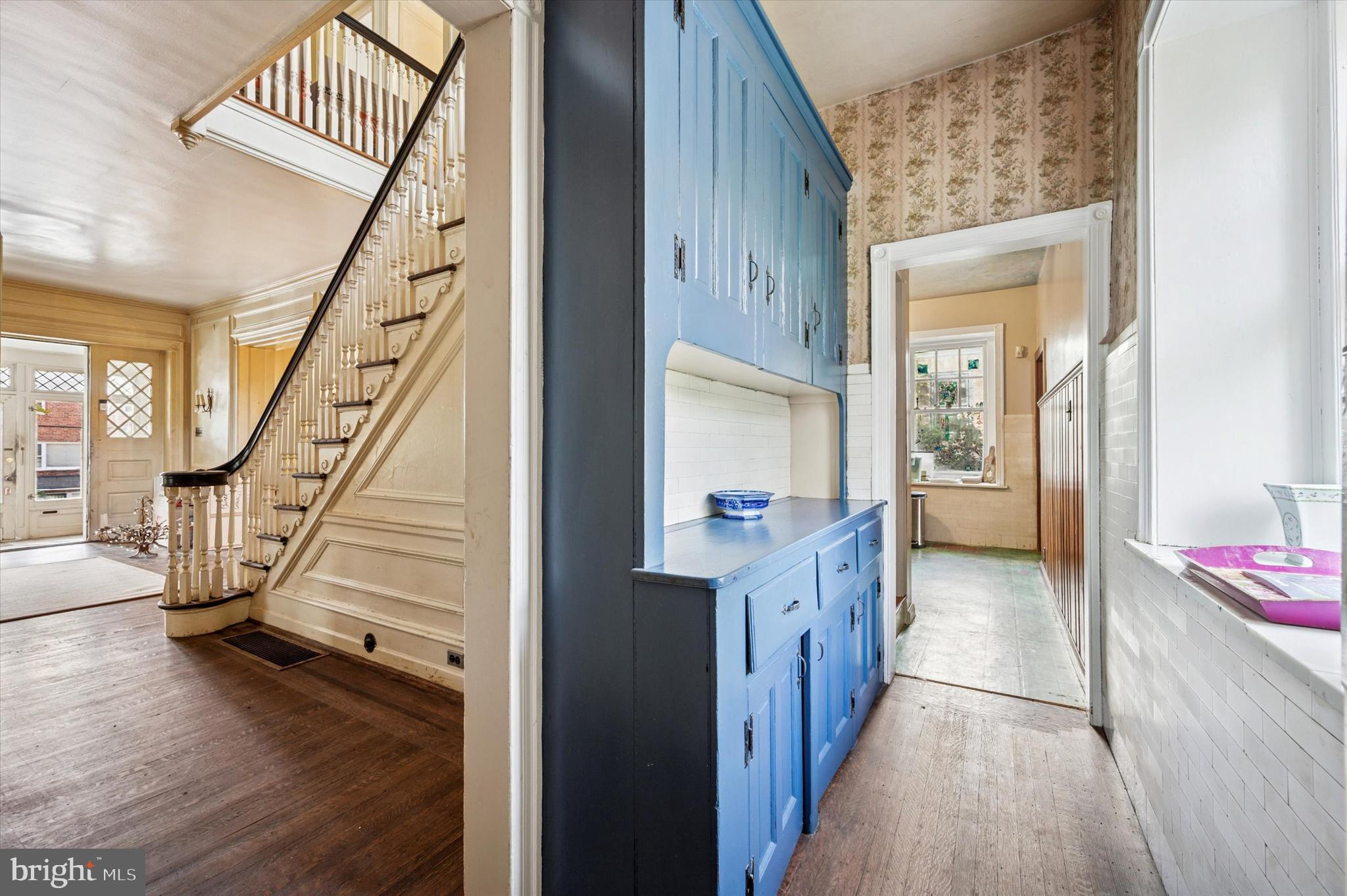 EAST OAK LANE - Residential