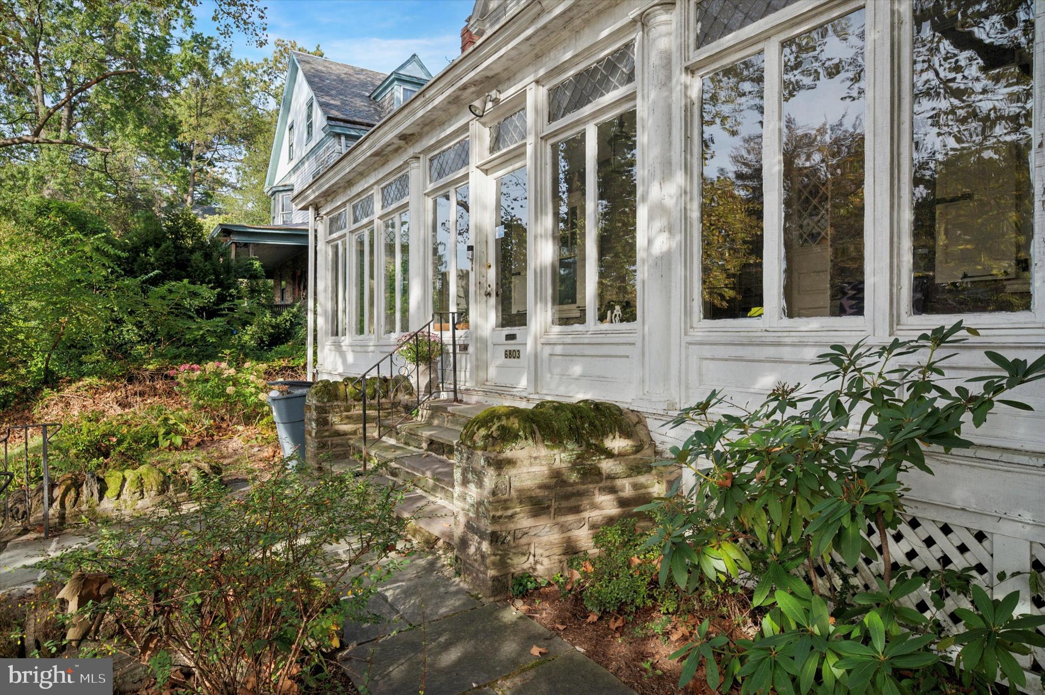 EAST OAK LANE - Residential