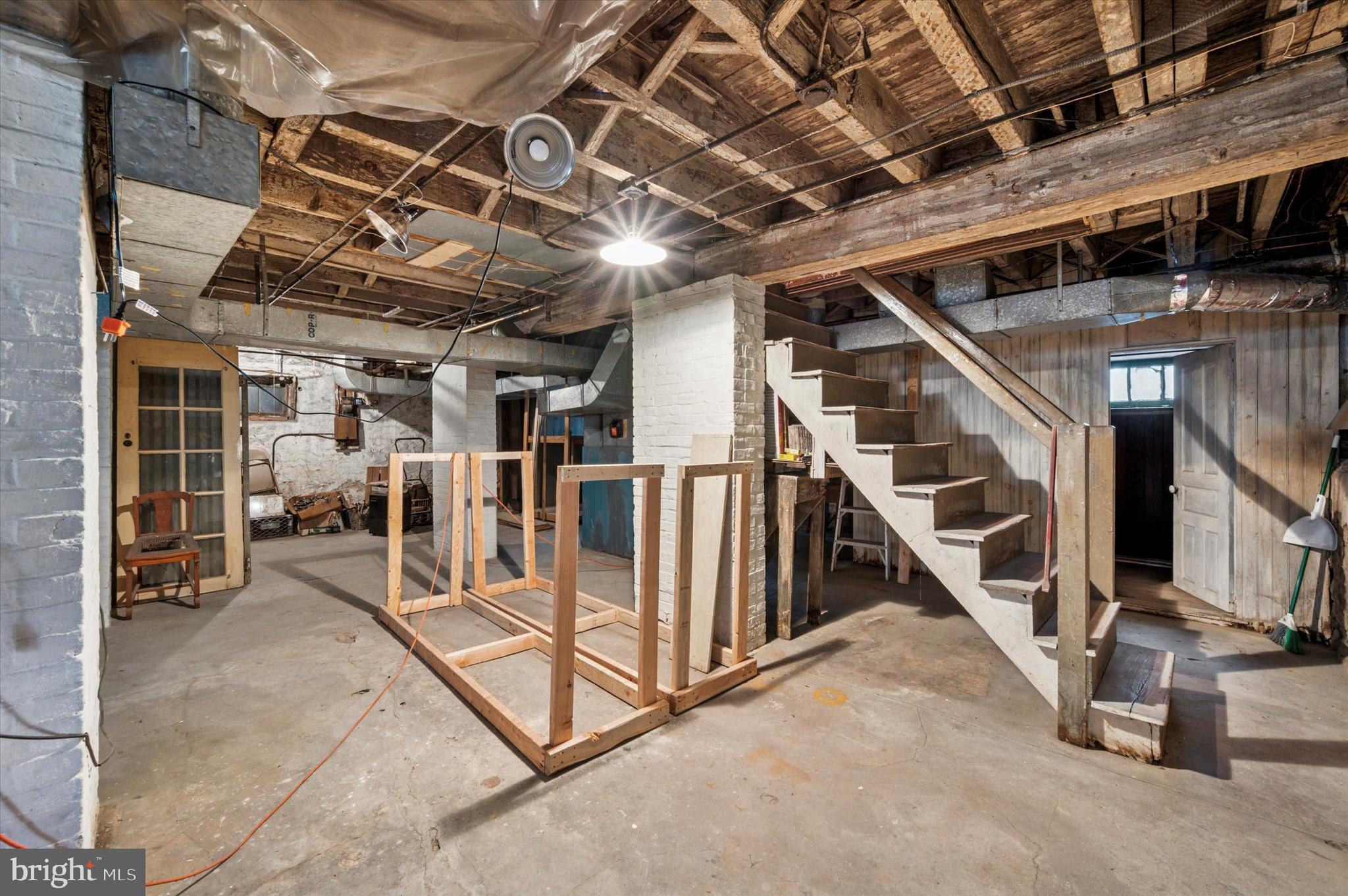 EAST OAK LANE - Residential