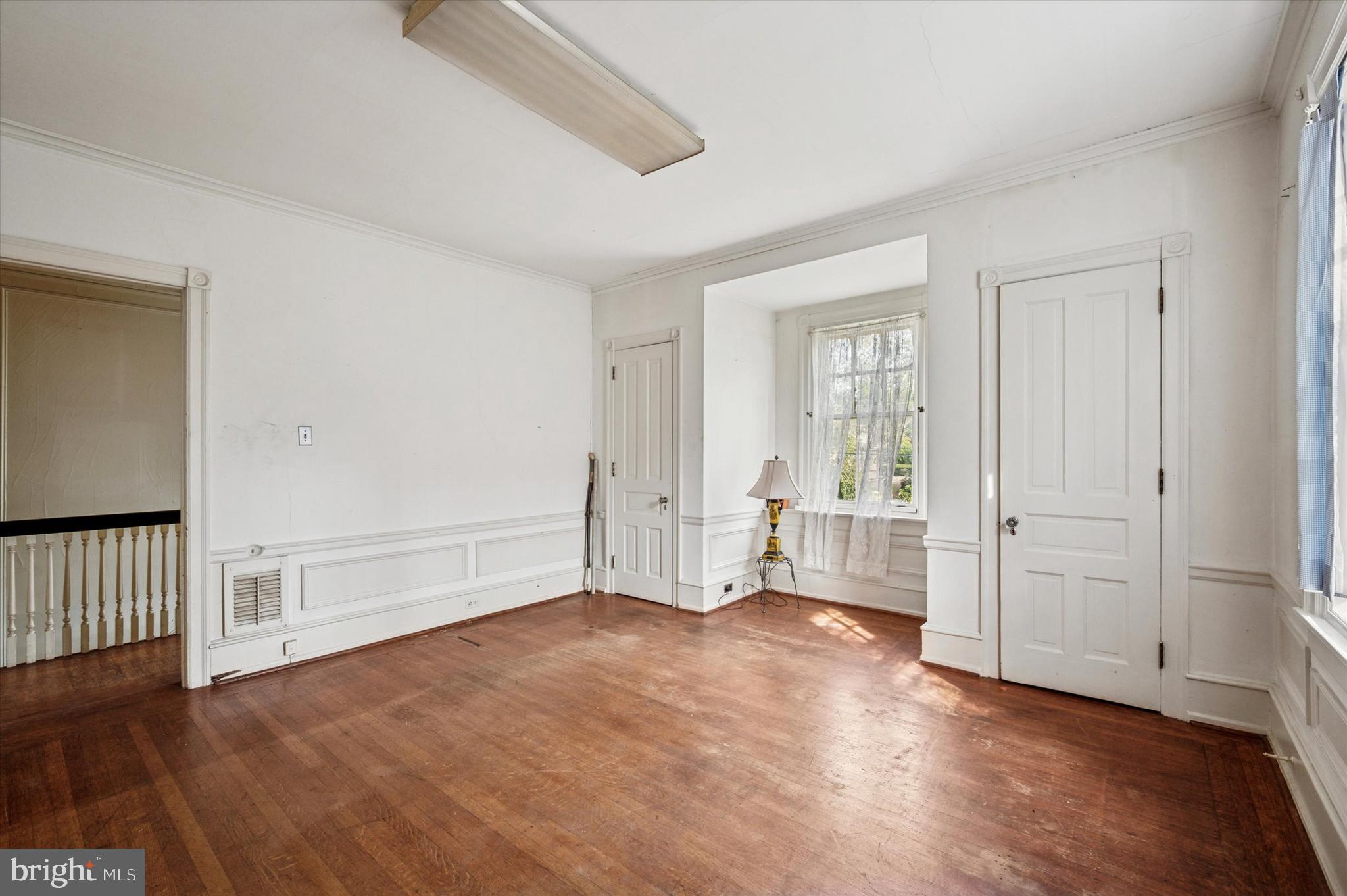 EAST OAK LANE - Residential