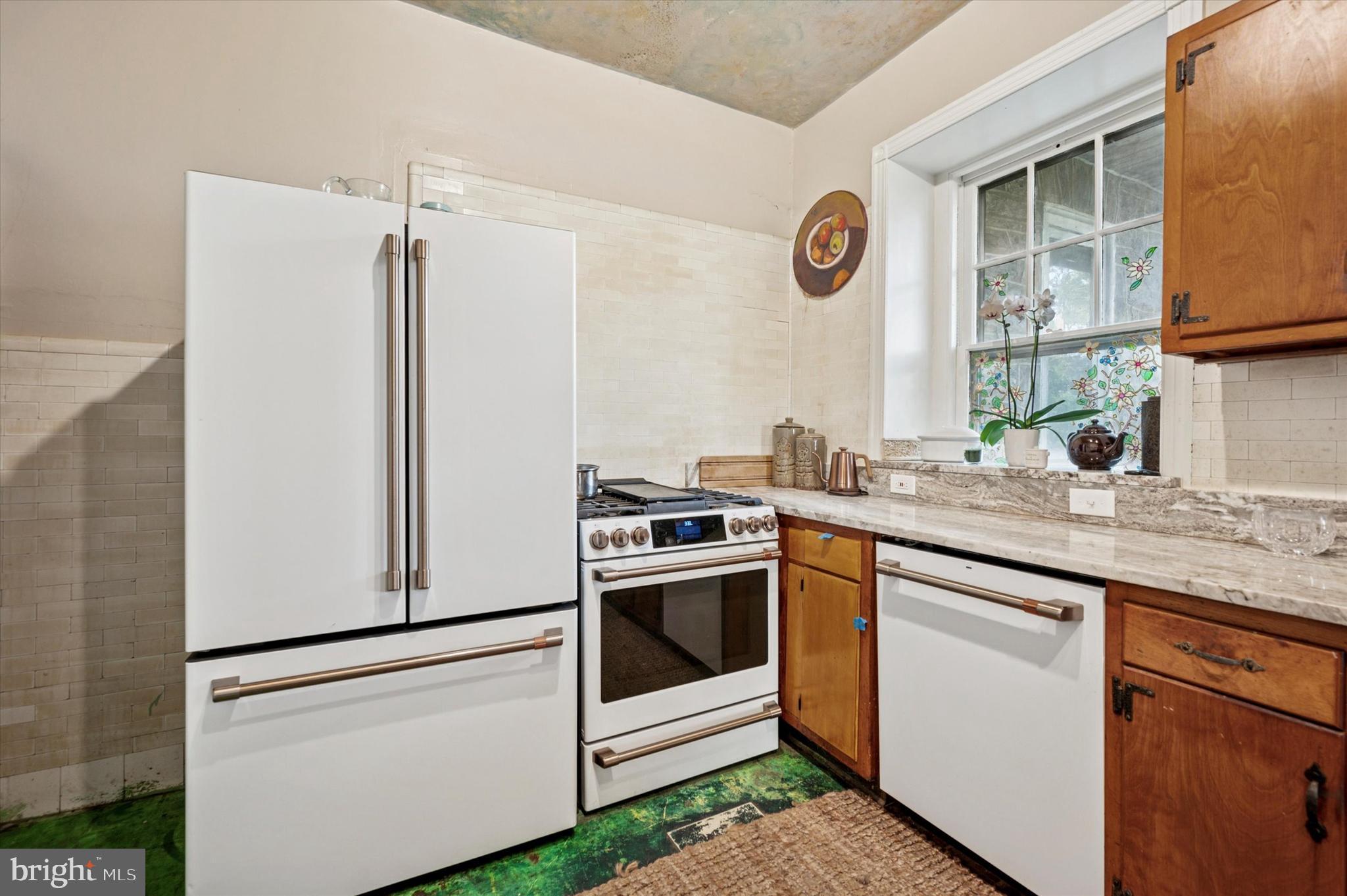 EAST OAK LANE - Residential