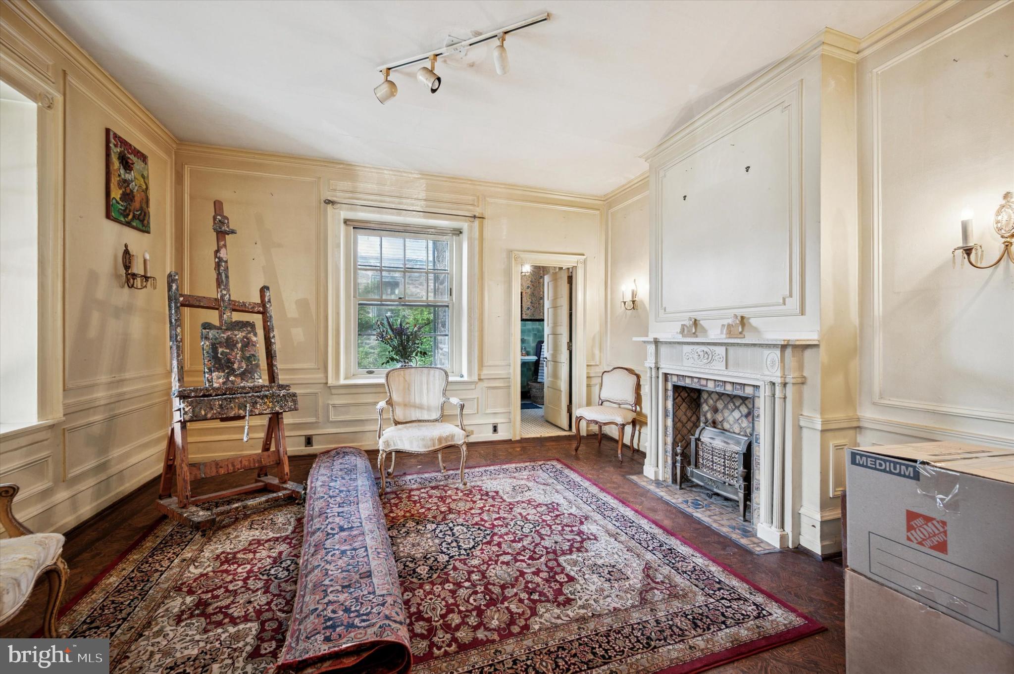 EAST OAK LANE - Residential