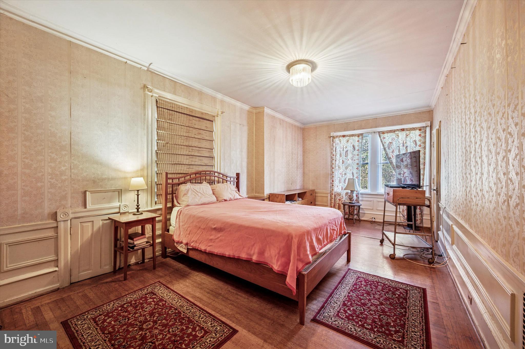 EAST OAK LANE - Residential