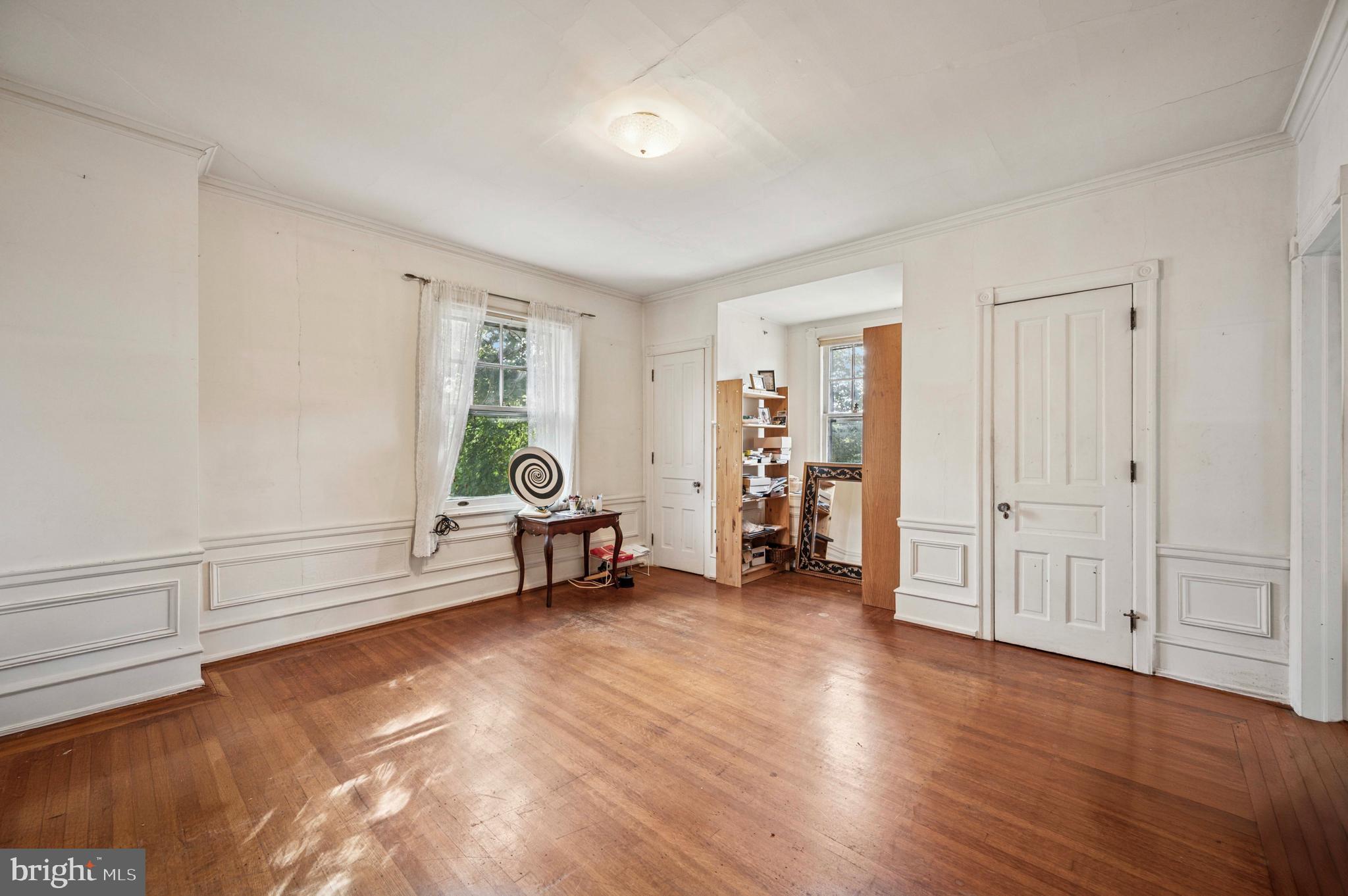 EAST OAK LANE - Residential