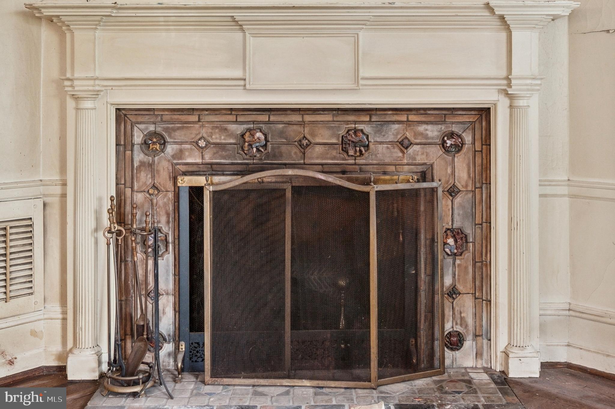 EAST OAK LANE - Residential