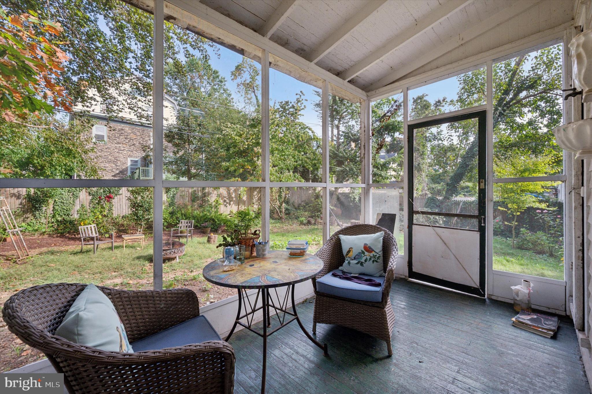 EAST OAK LANE - Residential