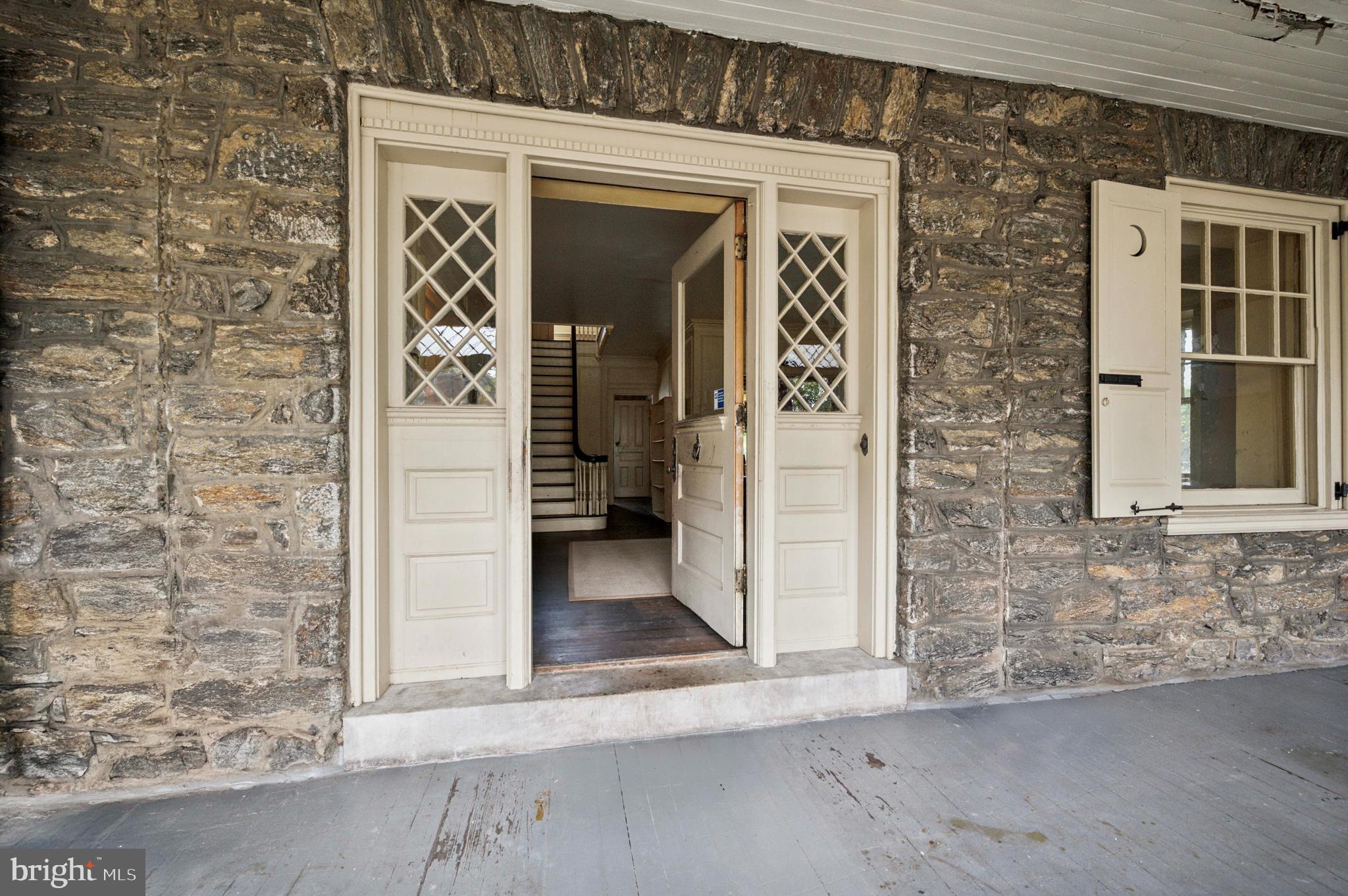 EAST OAK LANE - Residential