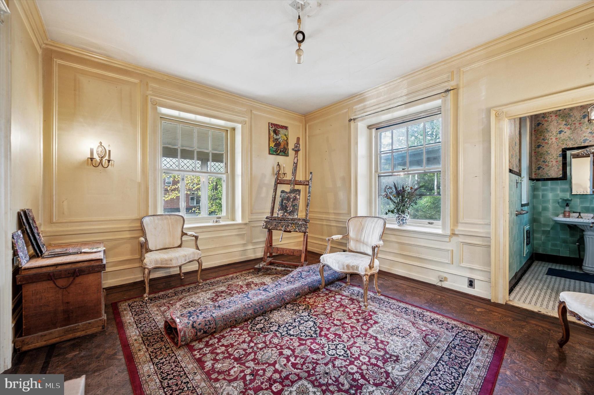 EAST OAK LANE - Residential