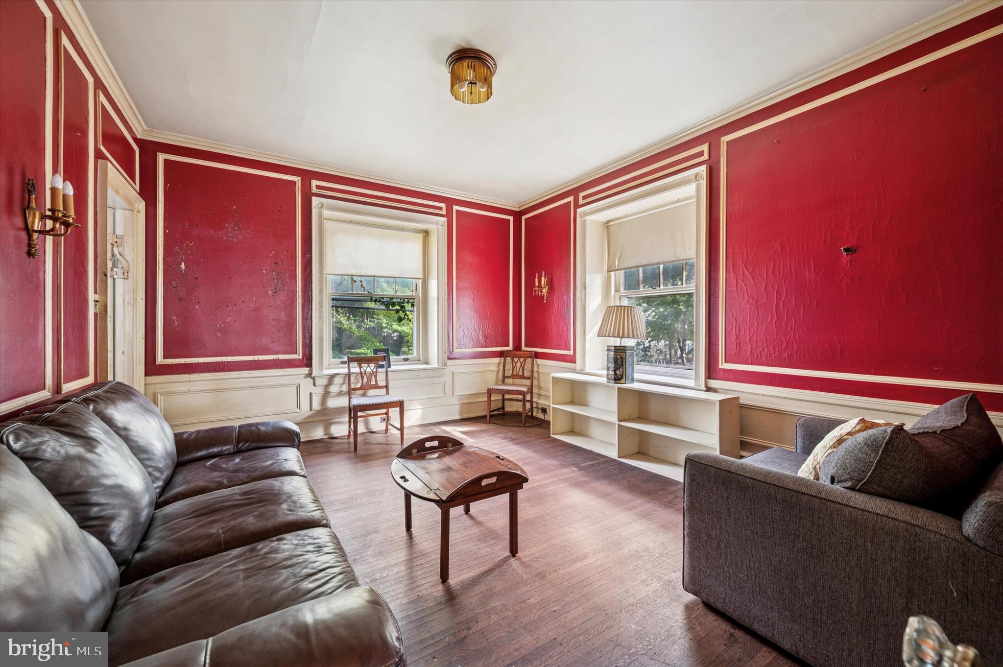 EAST OAK LANE - Residential