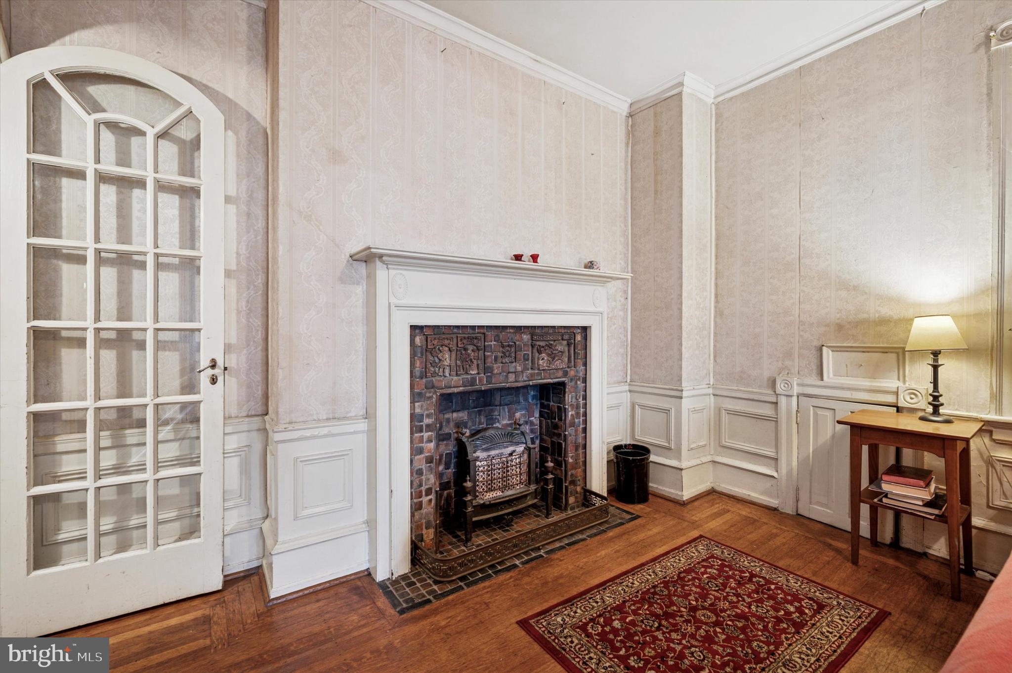 EAST OAK LANE - Residential